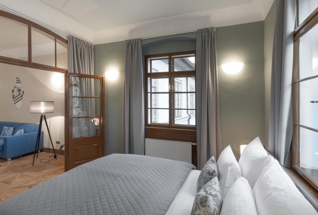 3 epoques apartments by adrez living