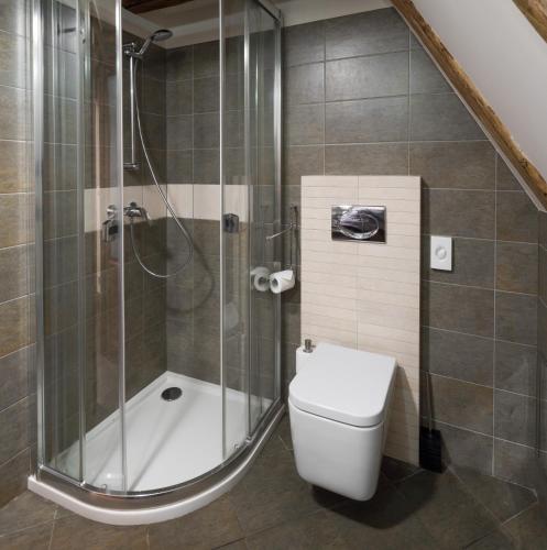 3 epoques apartments by adrez living