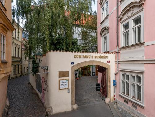 3 epoques apartments by adrez living