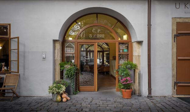 3 epoques apartments by adrez living