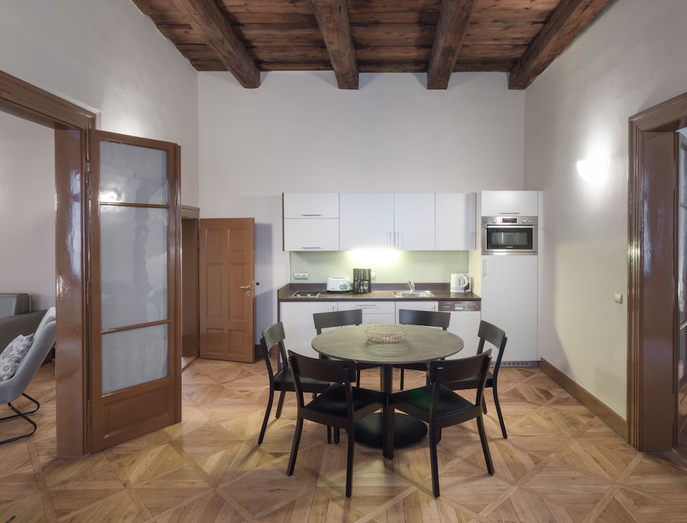 3 epoques apartments by adrez living