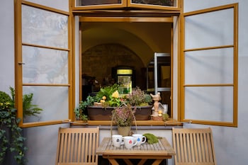 3 epoques apartments by adrez living