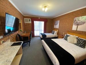 Central Yarrawonga Motor Inn,Mulwala>>Melbourne,4 star
