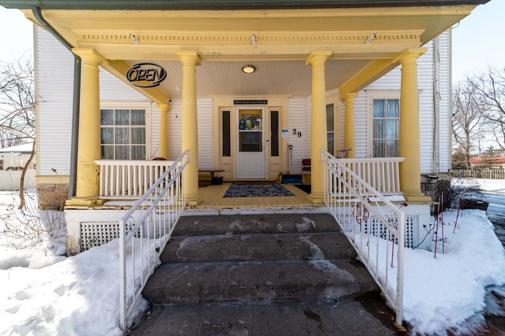 marmora and lake inn