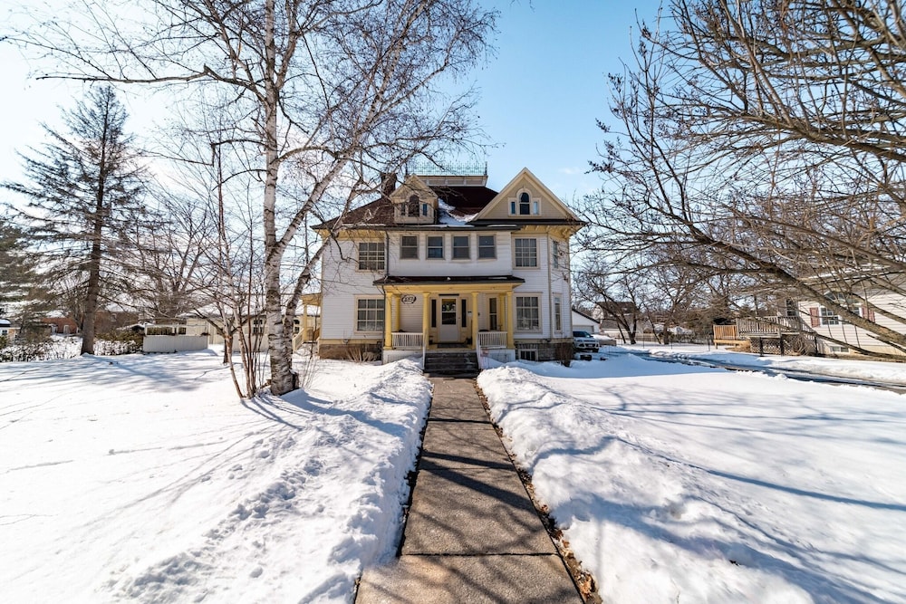 marmora and lake inn