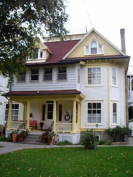 marmora and lake inn