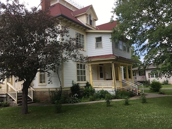 marmora and lake inn