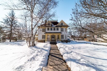 marmora and lake inn