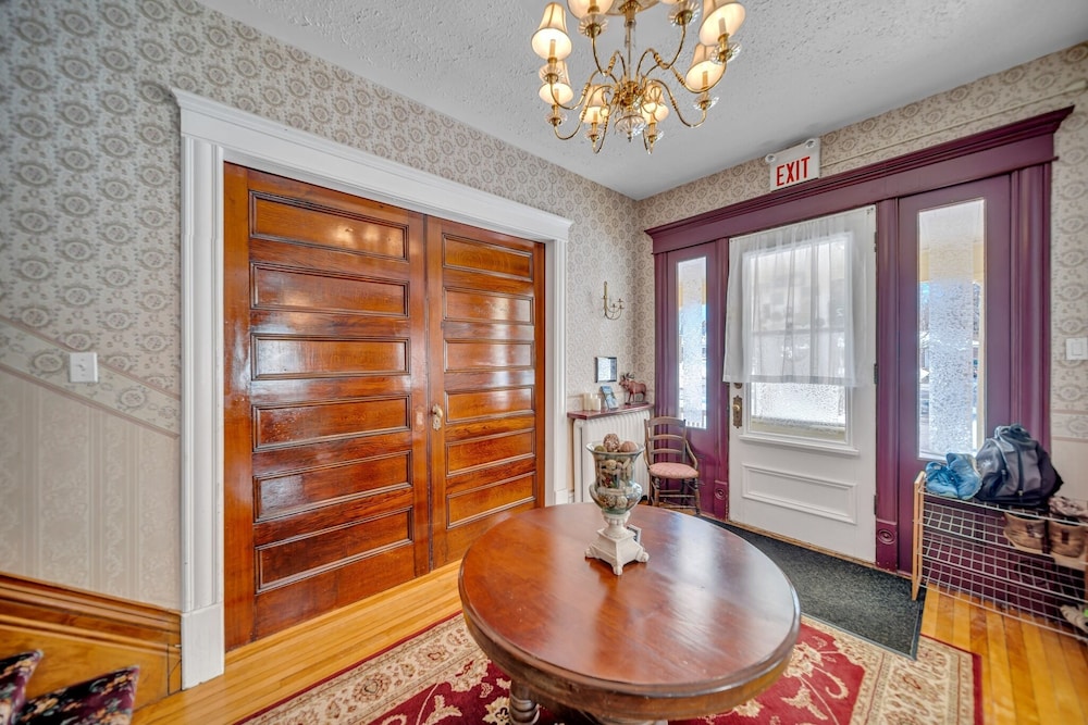 marmora and lake inn