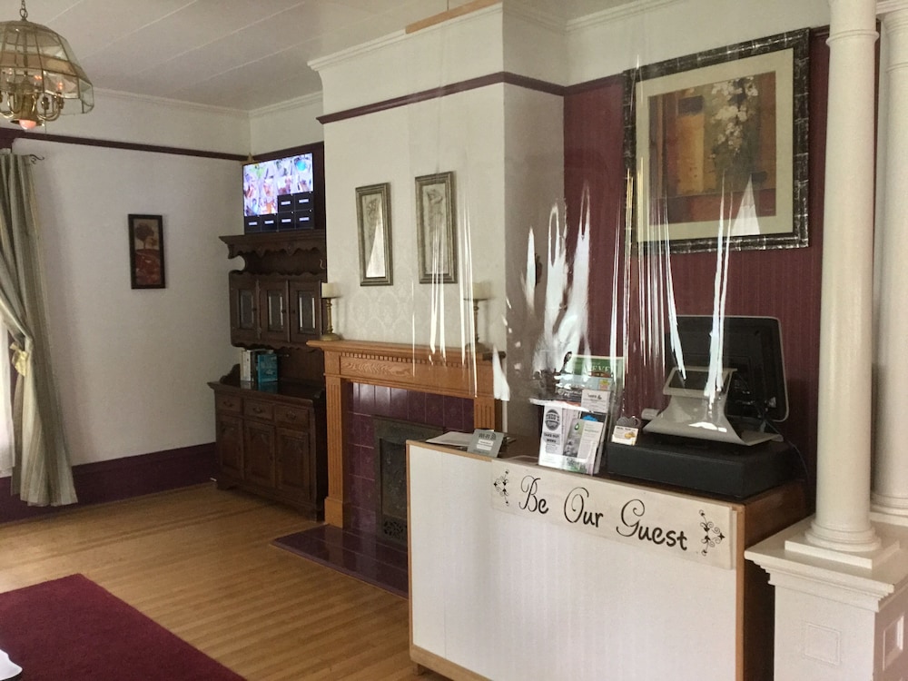 marmora and lake inn