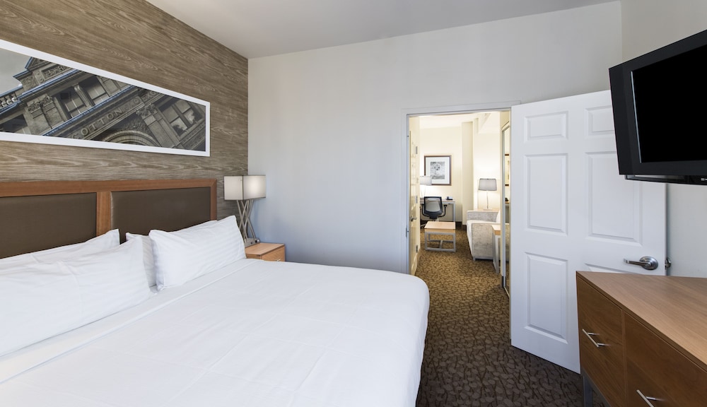holiday inn savannah historic district by ihg