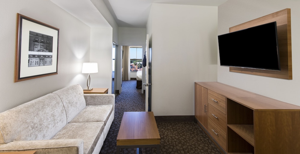 holiday inn savannah historic district by ihg