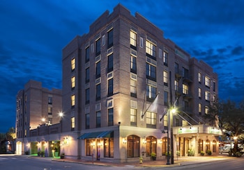 holiday inn savannah historic district by ihg