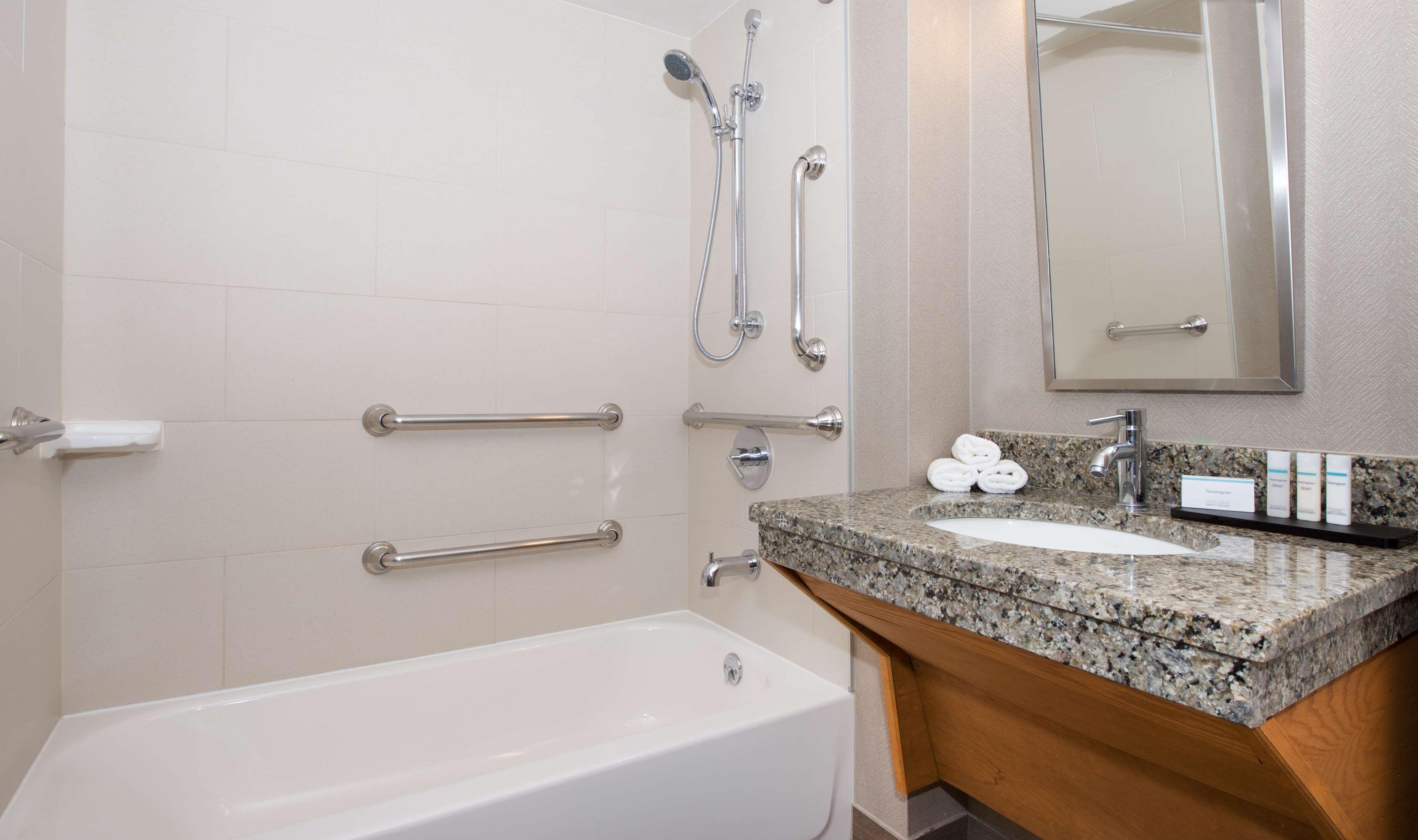 embassy suites by hilton cincinnati northeast blue ash