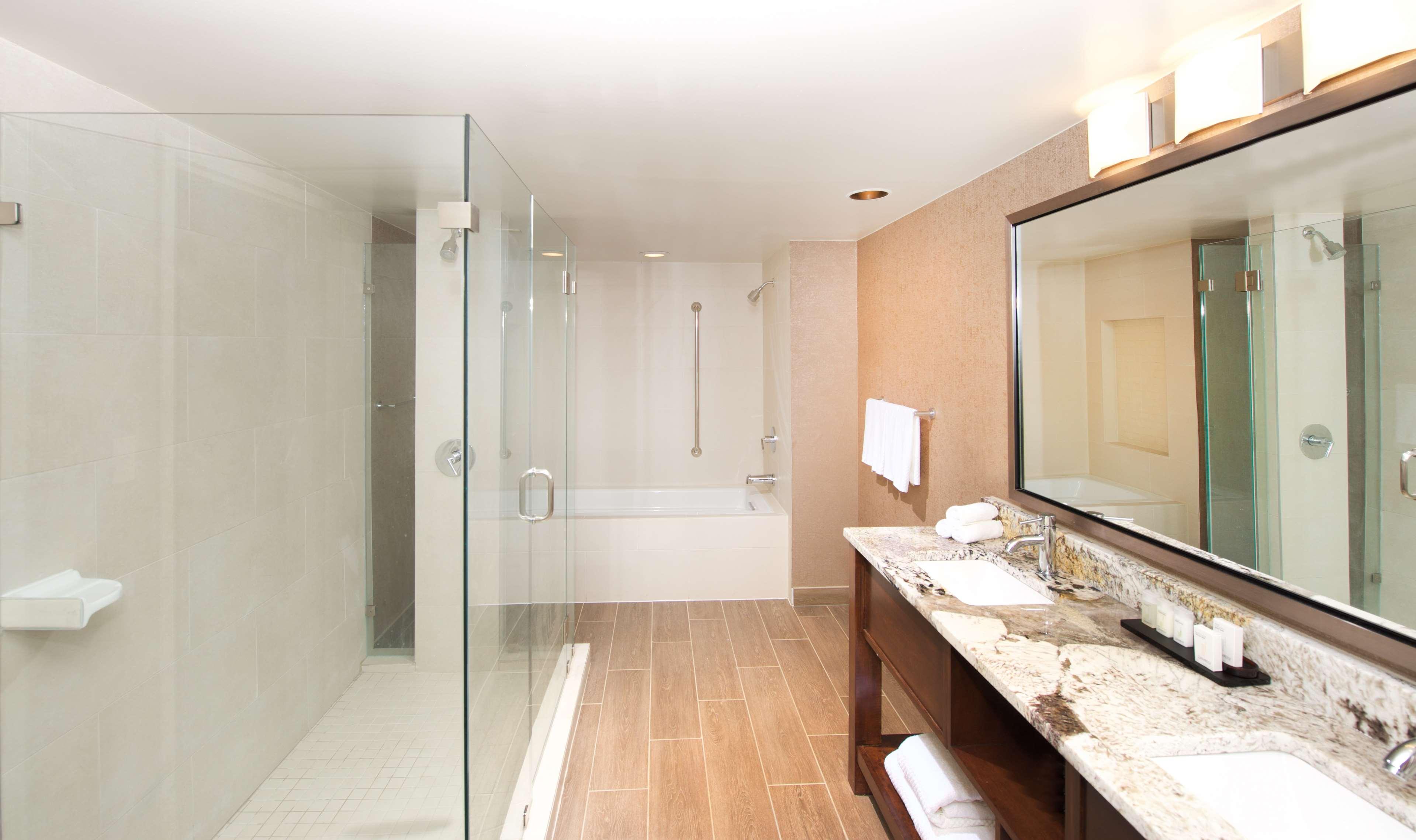 embassy suites by hilton cincinnati northeast blue ash