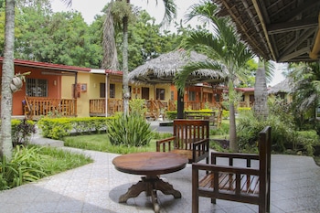 Isla Hayahay Beach Resort And Restaurant,Calape>>Bohol,3 star