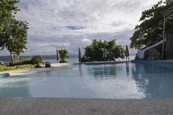 Isla Hayahay Beach Resort And Restaurant,Calape>>Bohol,3 star
