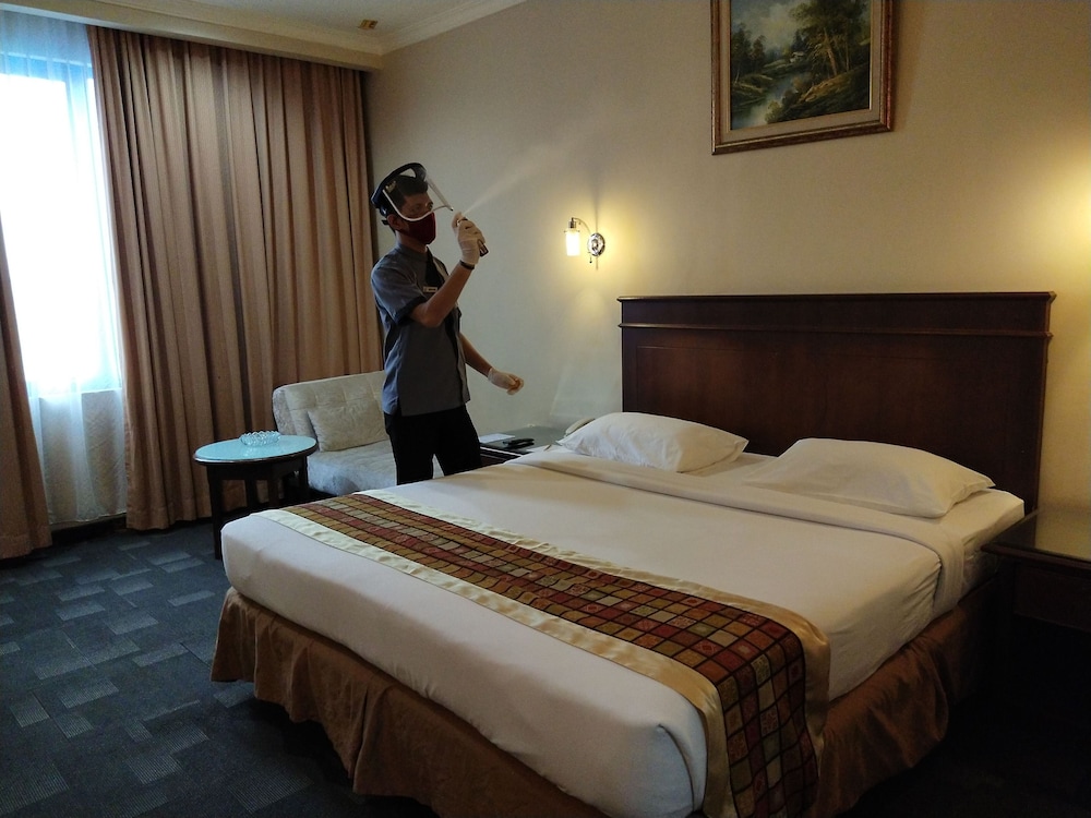 furaya hotel