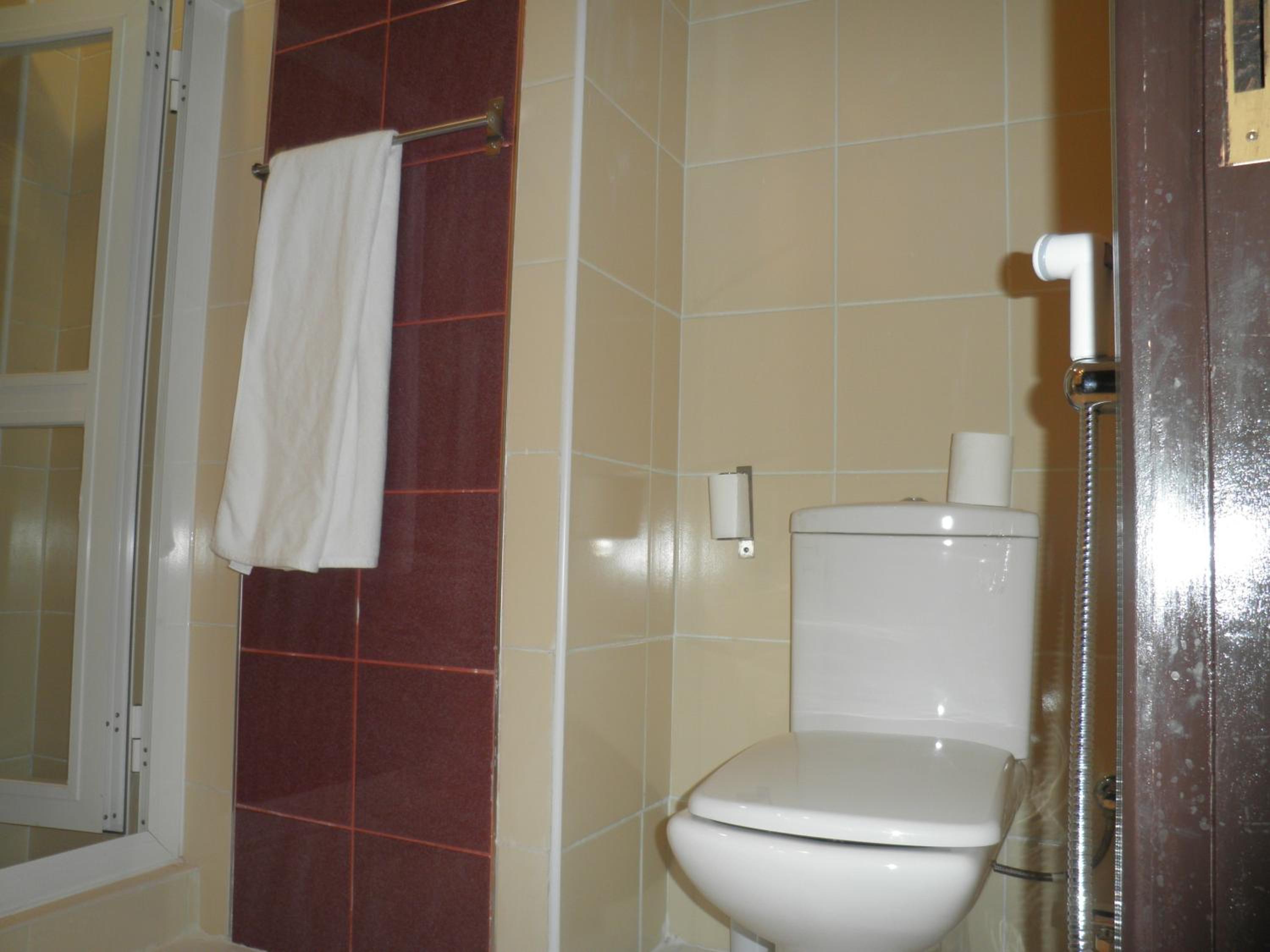 marina royal hotel suites