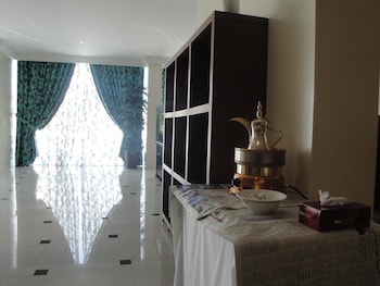 marina royal hotel suites