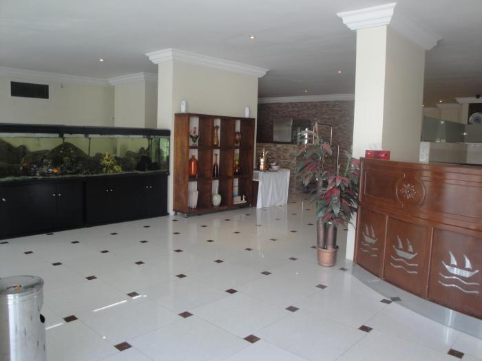 marina royal hotel suites