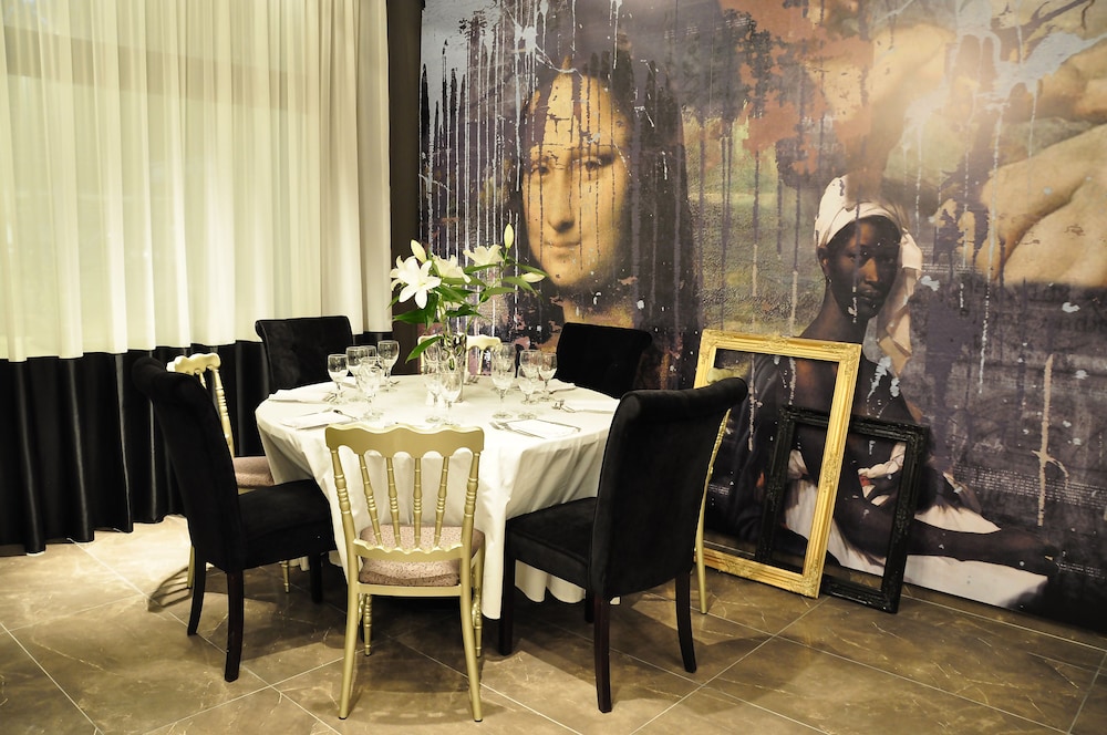 gallery art hotel