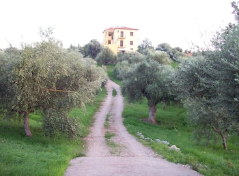 east mani