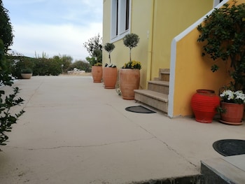 east mani