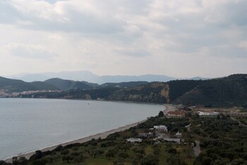east mani