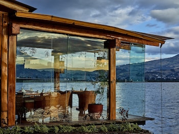 hosteria cabanas del lago