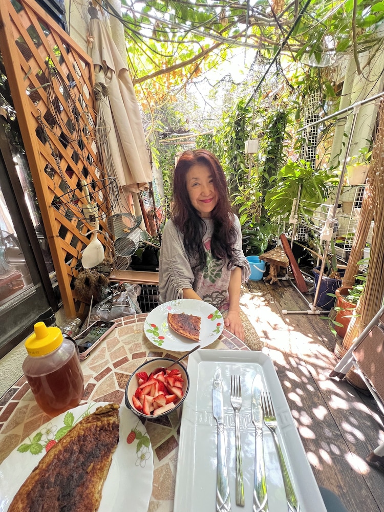 milk ya guest house caters to women only