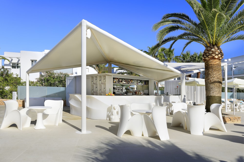 blanco hotel formentera