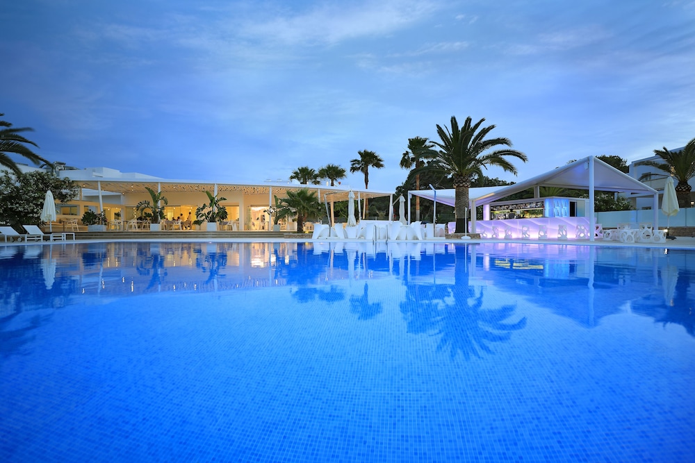 blanco hotel formentera