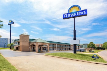 Days Inn By Wyndham Clarksville North,Tennessee>>Clarksville,2 star