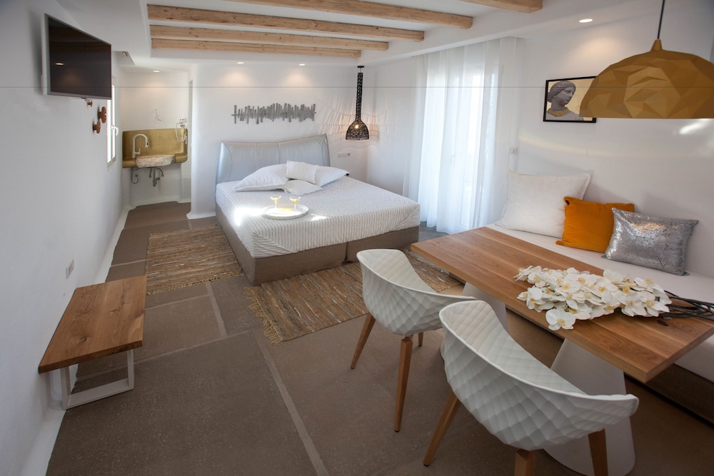 golden sun hotel
