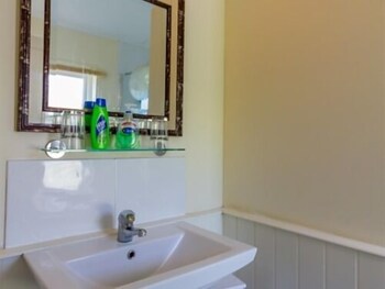 The Highdown Inn,Near Tennyson Down,3 star