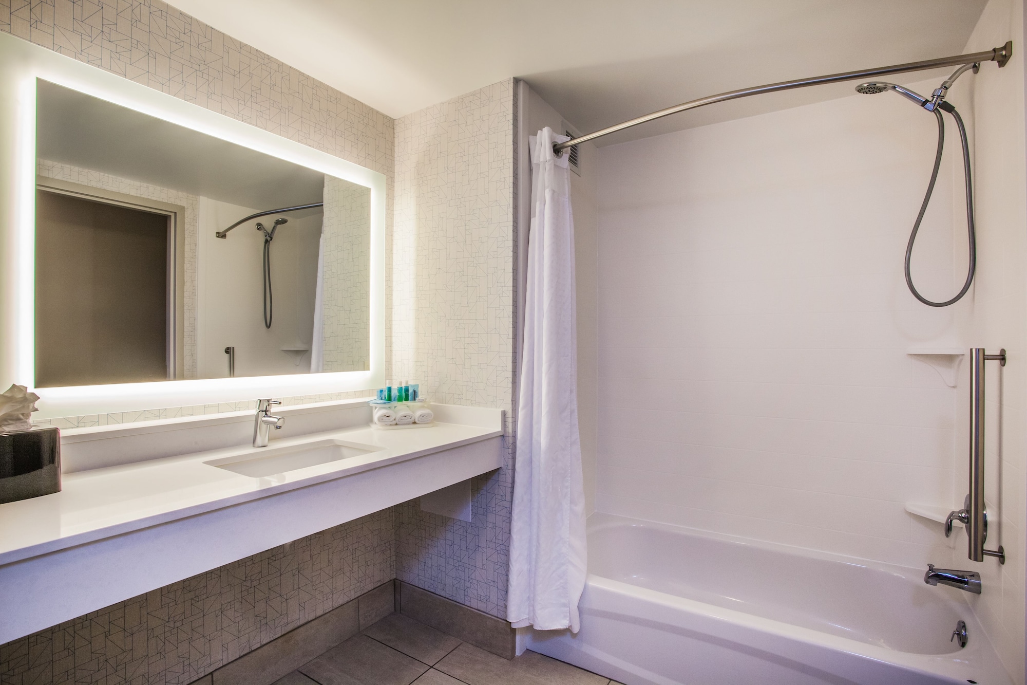 holiday inn express and suites lexington park california by ihg