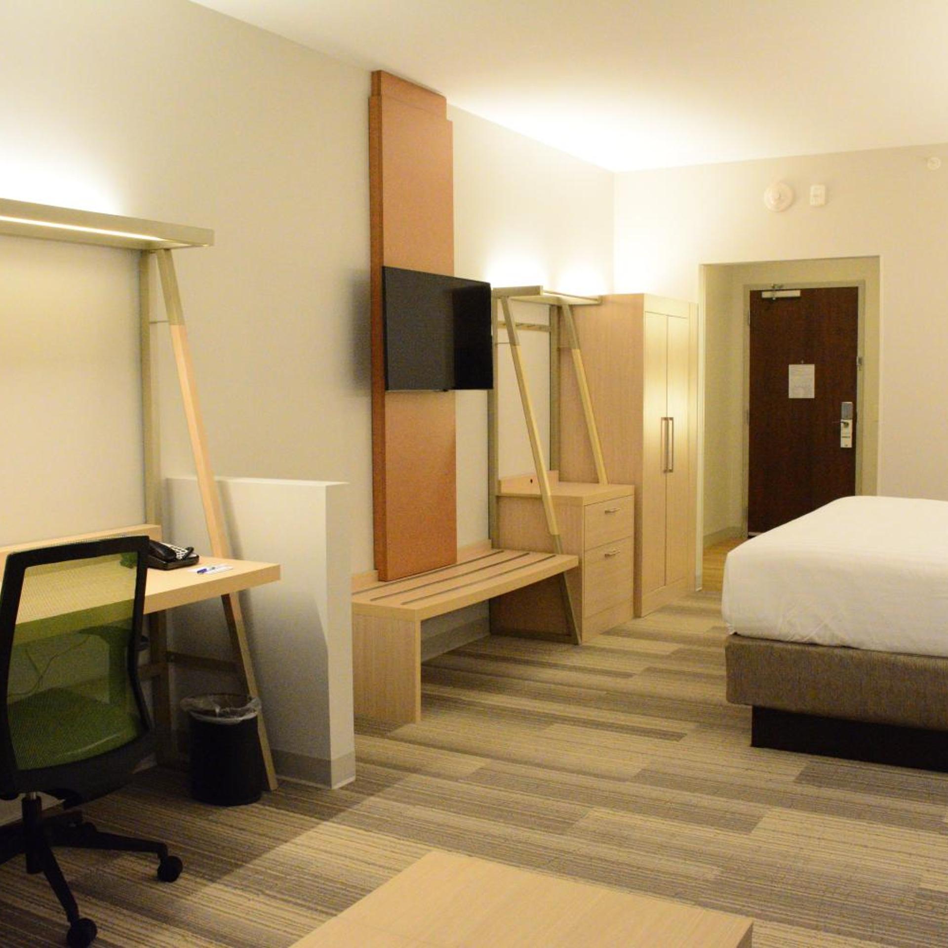 holiday inn express and suites lexington park california by ihg