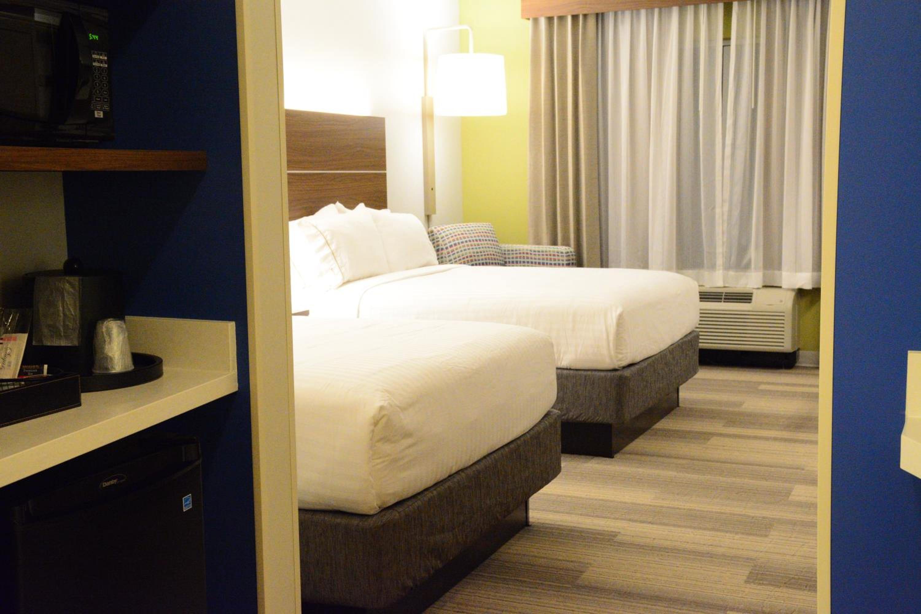 holiday inn express and suites lexington park california by ihg