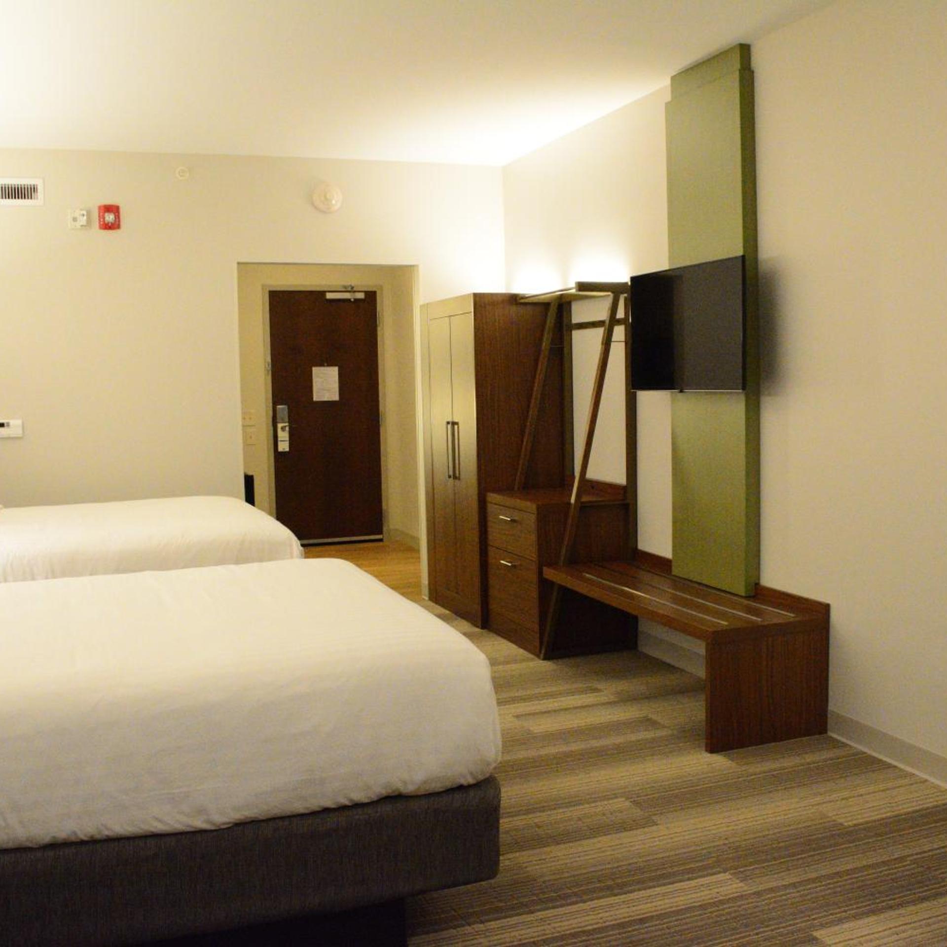 holiday inn express and suites lexington park california by ihg