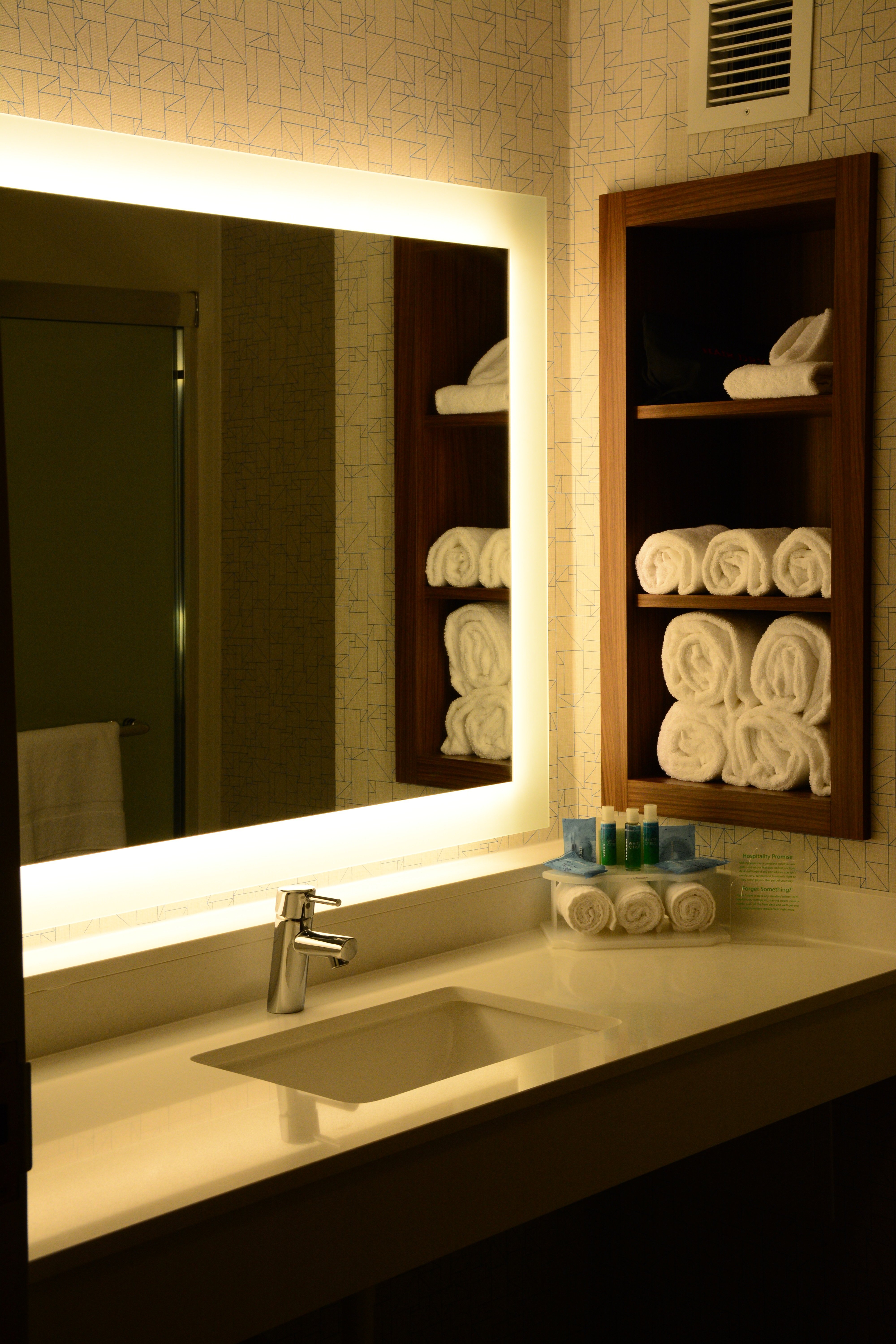 holiday inn express and suites lexington park california by ihg