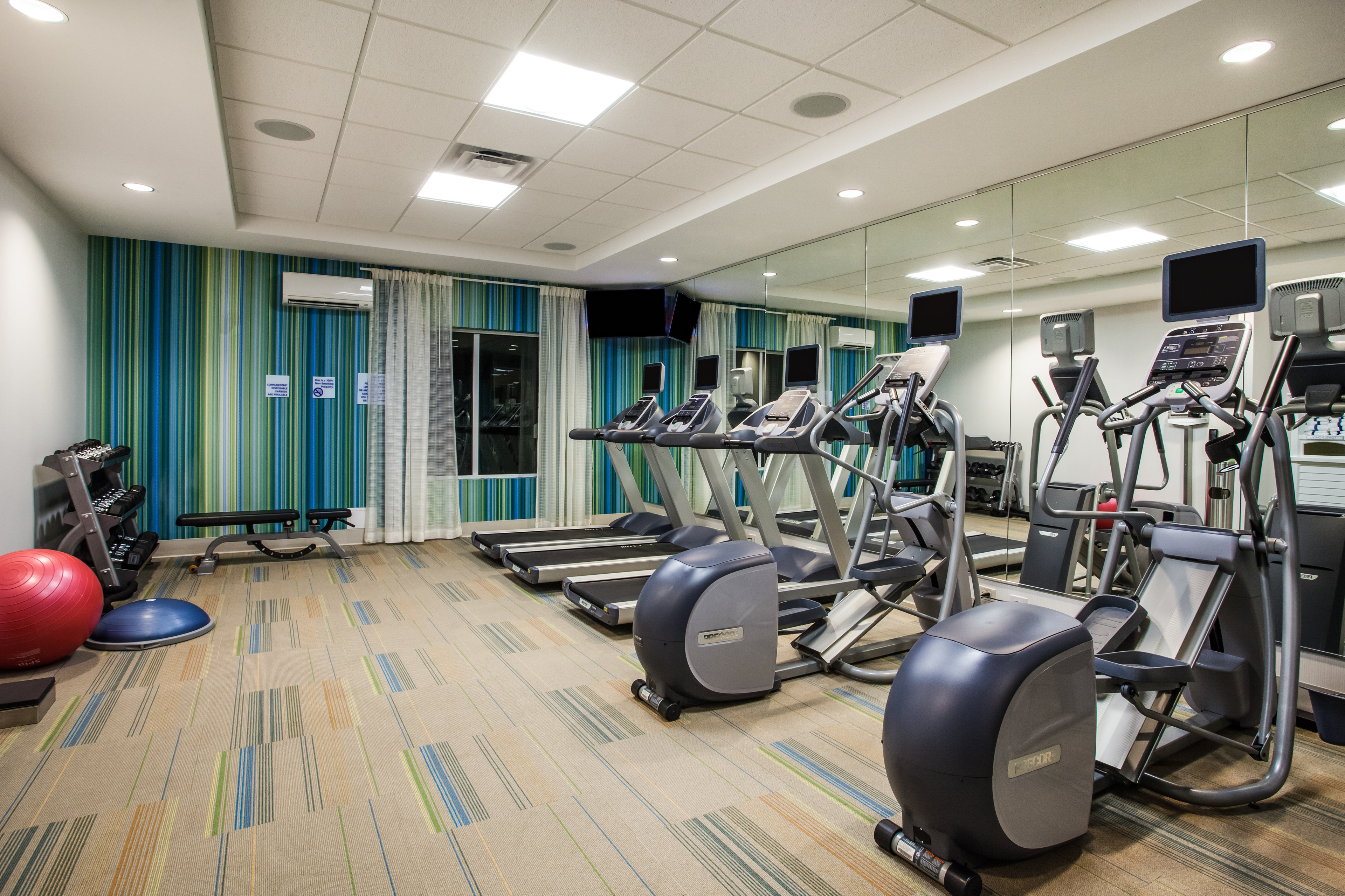 holiday inn express and suites lexington park california by ihg