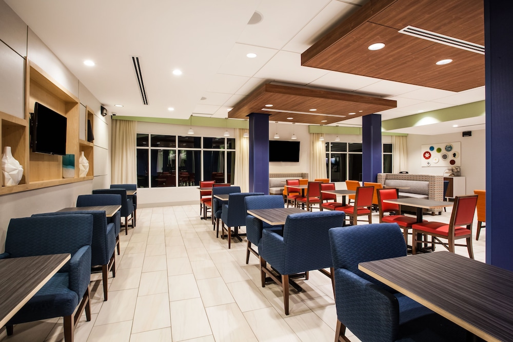 holiday inn express and suites lexington park california by ihg