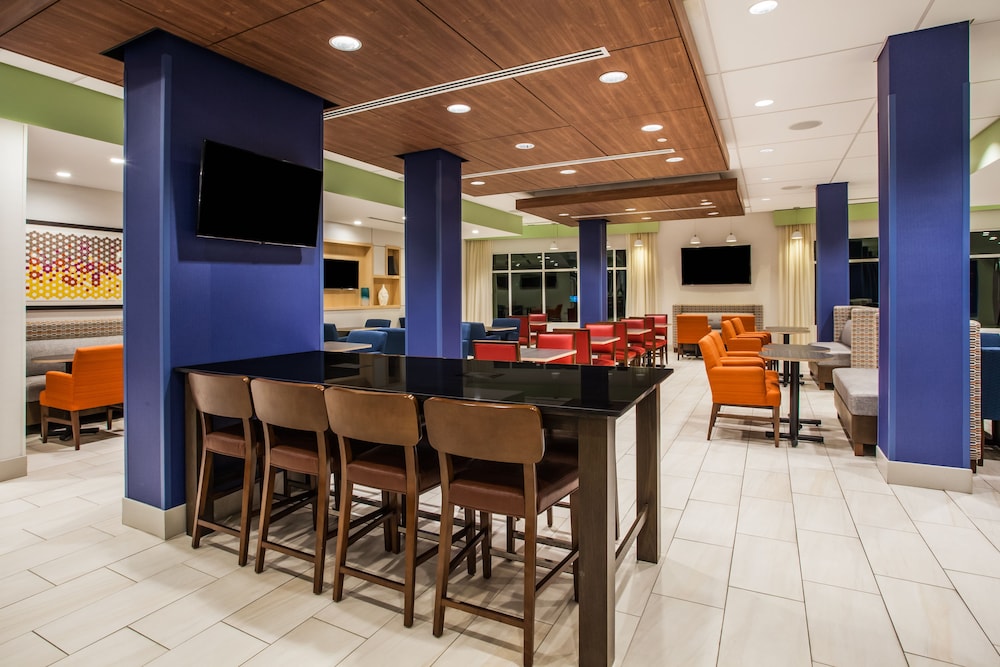 holiday inn express and suites lexington park california by ihg