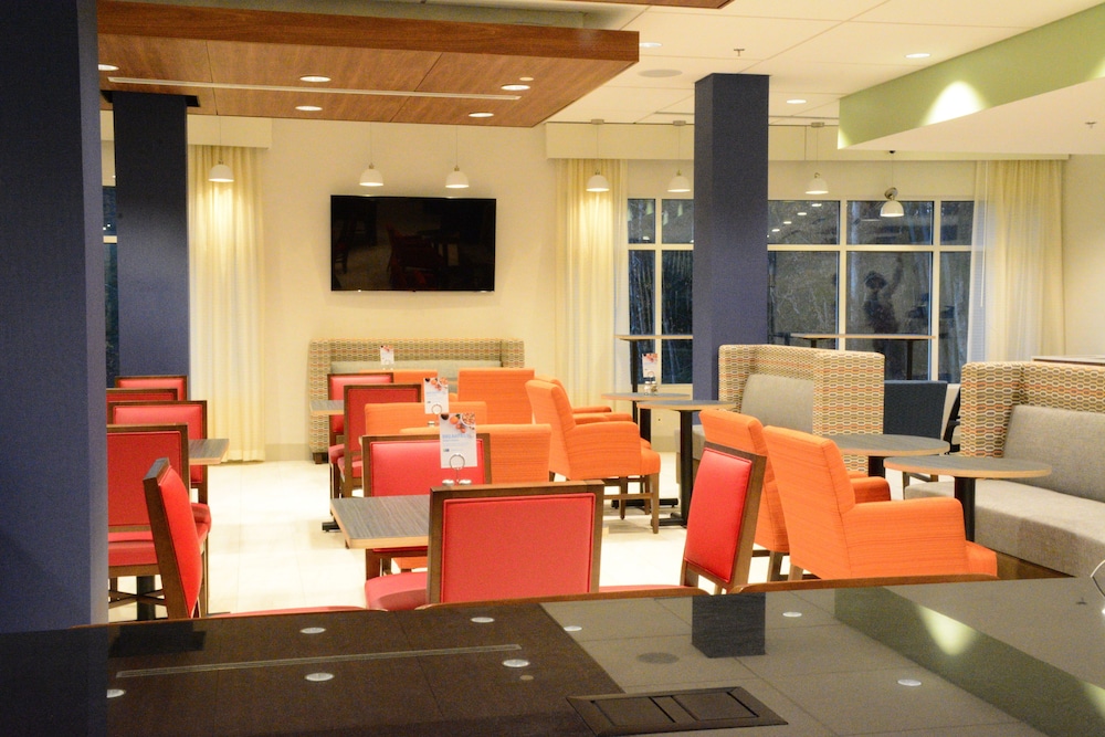 holiday inn express and suites lexington park california by ihg