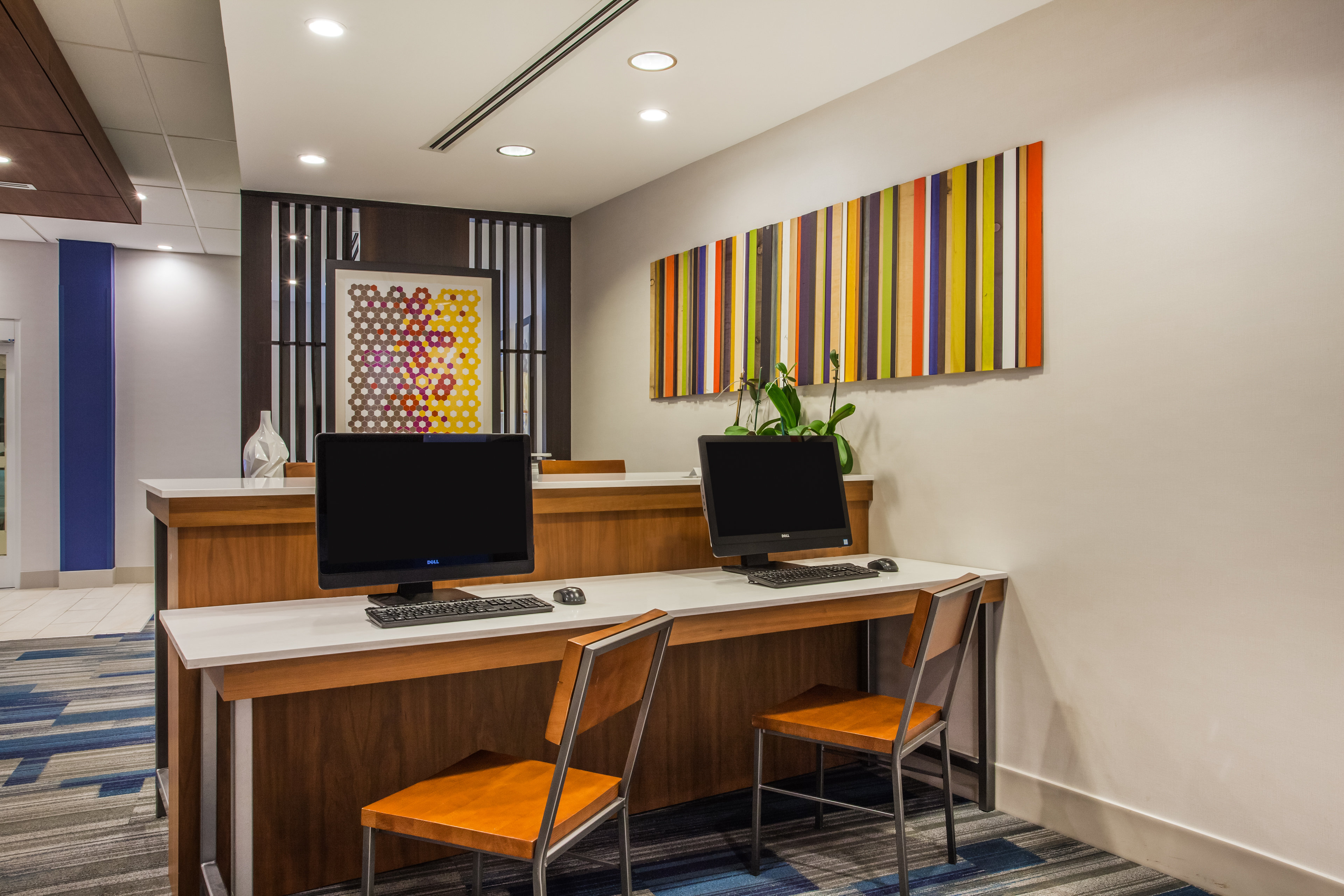 holiday inn express and suites lexington park california by ihg