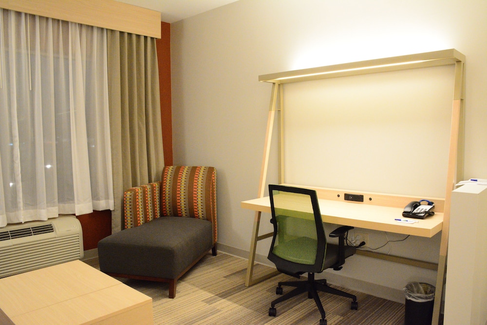 holiday inn express and suites lexington park california by ihg