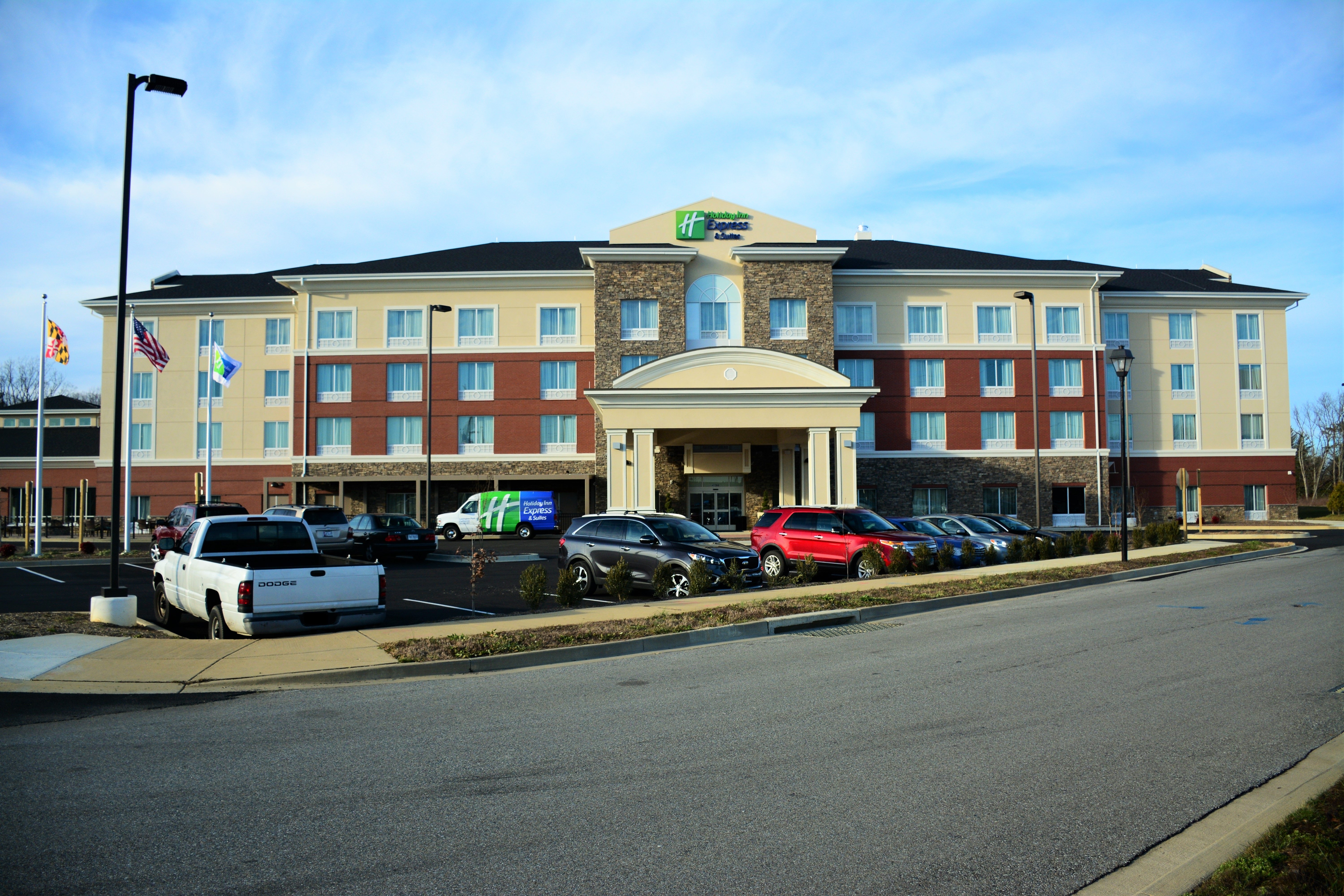 holiday inn express and suites lexington park california by ihg
