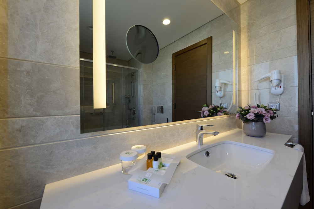 holiday inn bursa city centre by ihg