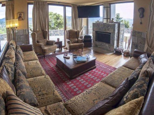 aiora luxury suites
